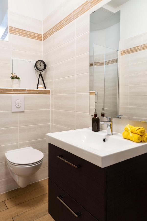 Апартаменты Freshly Renovated 2Br&Lr+Walk-In Rainshower Берлин Экстерьер фото